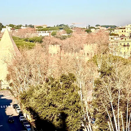 Piramide Cestia * Rome