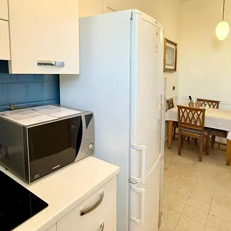 Piramide Cestia 公寓 *