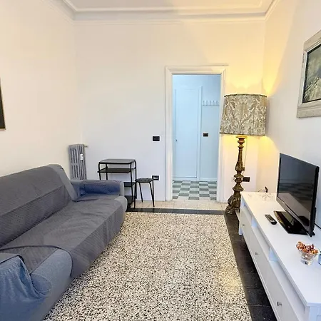 Piramide Cestia 公寓 *